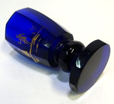 Preview: Pokalglas, kobaltblau mit Rokoko Szene in Goldmalerei